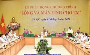 EVN ủng hộ 24.000 máy tính cho chương trình “Sóng và máy tính cho em”